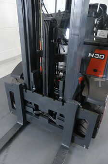 LPG Forklifts 2003  Linde H 30 T 393 (4)