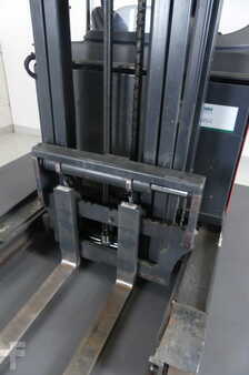 Chariots à mât rétractable 2018  Linde R 14 1120-01 (4)