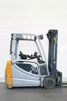 Chariots électriques à 3 roues 2020  Still RX 20-20L (7)