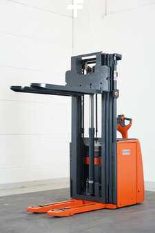 Pallet Stackers 2018  Linde L 20 I 1173 (4)
