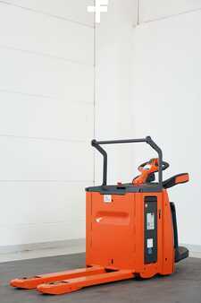 Transpalettes éléctriques 2024 Linde T 20 AP 1156 (2)