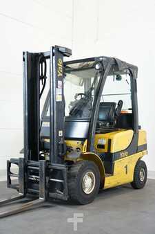 Treibgasstapler 2012  Yale GLP 25 VX (1)