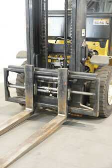 Treibgasstapler 2012  Yale GLP 25 VX (3)