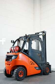 Treibgasstapler 2018  Linde H 25 T 392-02 (2)