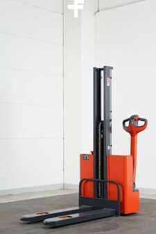 Stacker pedestre 2024  Linde MM 10 1167-02 (2)