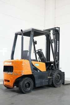 Carrelli elevatori diesel 2000  Daewoo D 25 S-3 (2)