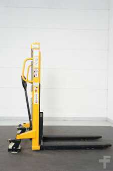 Stacker pedestre 2024  qteck HOCHHUBW. (5)