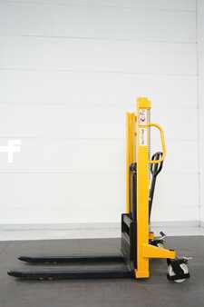 Stacker pedestre 2024  qteck HOCHHUBW. (6)