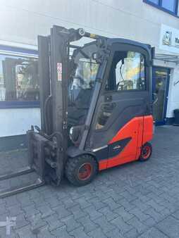 Elektryczne 4-kołowe 2017  Linde E20PL -02 EVO (1)