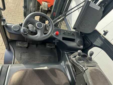 Elektro 4 Rad 2011  Linde E 25 HL-01 (7)