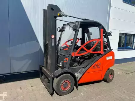 Treibgasstapler 2012  Linde H30T-01 (1)