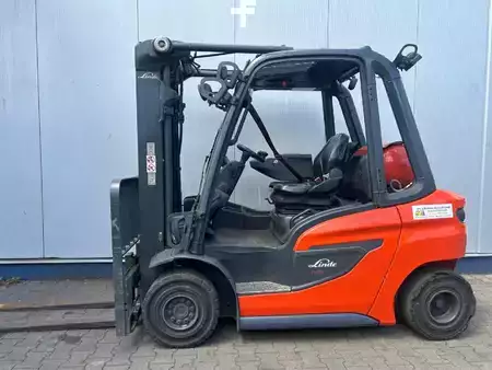 Treibgasstapler 2021  Linde H25T (2)