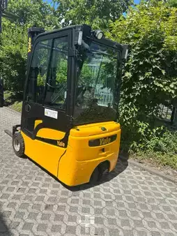 3-wiel elektrische heftrucks 2015  Yale ERP18VT MWB E2260 (3)
