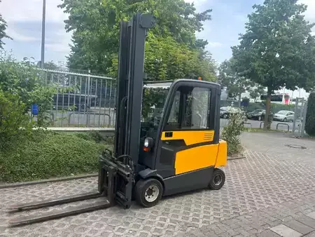 Elektro 4 Rad 2006  Jungheinrich EFG 316 (1)