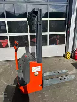 Stacker pedestre 2019  Linde L10 (1)