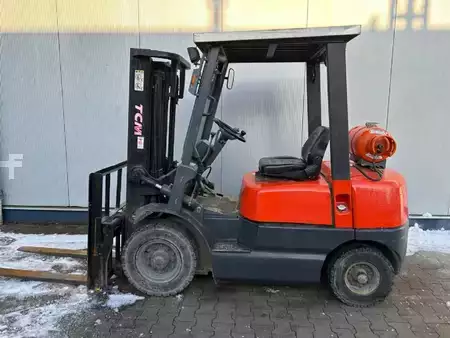 LPG Forklifts 1997  TCM FG 25N5 (2)