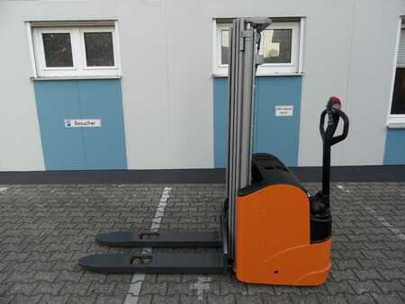 Hochhubwagen 2006  Still EGV 14 - Initialhub - Triplex - wenig Stunden (2)