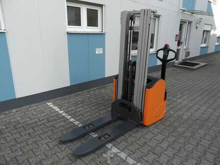 Hochhubwagen 2006  Still EGV 14 - Initialhub - Triplex - wenig Stunden (3)