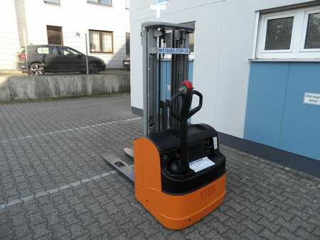 Hochhubwagen 2006  Still EGV 14 - Initialhub - Triplex - wenig Stunden (4)