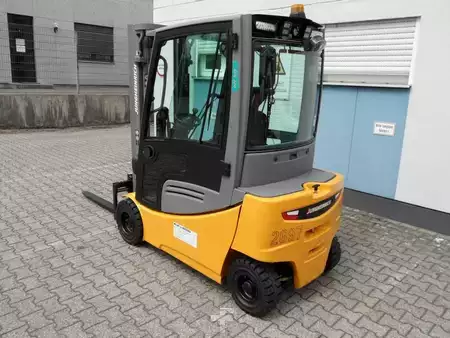 Elektro 4 Rad  Jungheinrich EFG 320 - Kabine mit Heizung - Freihub (3)