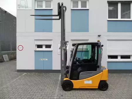 Elektro 4 Rad  Jungheinrich EFG 320 - Kabine mit Heizung - Freihub (5)