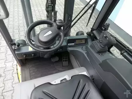 Elektro 4 Rad  Jungheinrich EFG 320 - Kabine mit Heizung - Freihub (7)