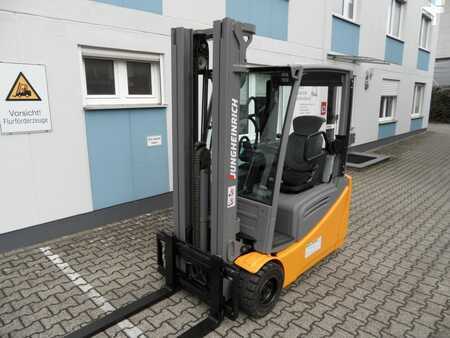 Elektrisk- 3 hjul 2017  Jungheinrich EFG 220 - Triplex - Batterie BJ 2022 (2)