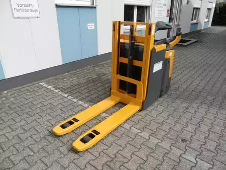 Ruční vysokozdvižný vozík 2015  Jungheinrich ERD 220 - NEUE Batterie - Plattform klappbar (7)
