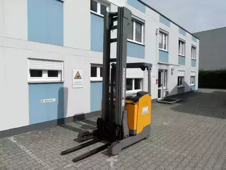 Retraky 2017  Jungheinrich ETV 216 - 9,02 m Triplex - Efficiency-Paket (2)