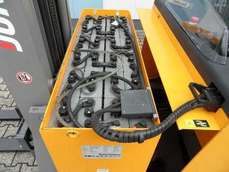 Carrelli retrattili 2017  Jungheinrich ETV 216 - 9 m Triplex - alle Räder neu! (10)