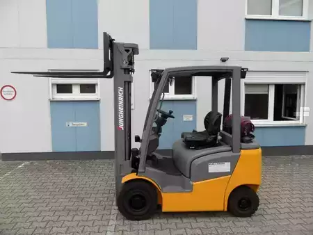 Treibgasstapler 2017  Jungheinrich TFG 316 - Triplex - wenig Stunden (4)