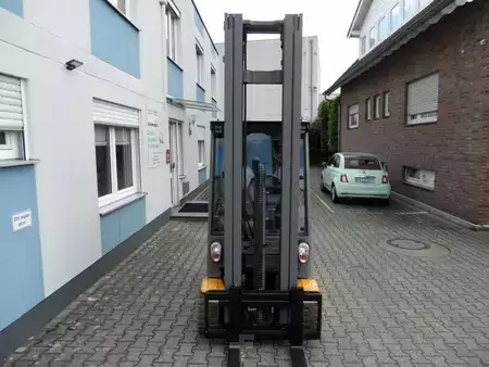 Eléctrico - 3 rodas 2017  Jungheinrich EFG 220 - neue Batterie - 6,50 m Triplex (9)