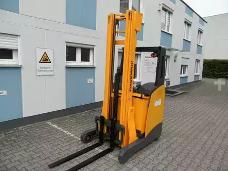 Schubmaststapler 2014  Jungheinrich ETV 110 - Triplex - alle Räder neu (2)