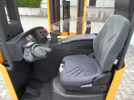 Schubmaststapler 2014  Jungheinrich ETV 110 - Triplex - alle Räder neu (6)