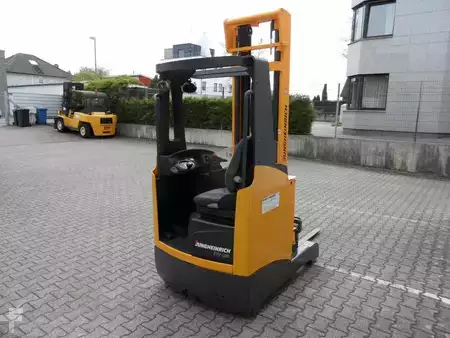 Schubmaststapler 2014  Jungheinrich ETV 110 - Triplex - alle Räder neu (8)