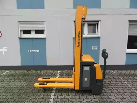 Gerbeurs 2015  Jungheinrich EJC 214z - Initialhub (Basishub) - 5,35 m Triplex (1)
