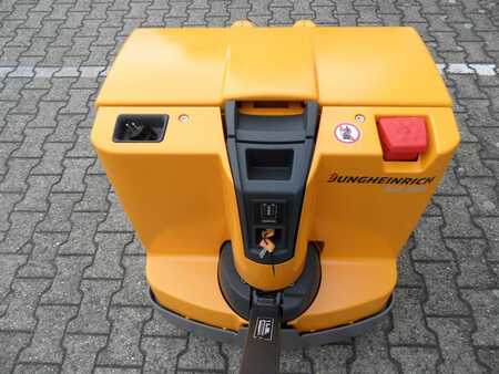 Elektrische palletwagens 2016  Jungheinrich EJE 120 - neue Batterie - aufgearbeitet (8)