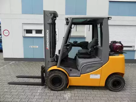 Treibgasstapler  Jungheinrich TFG 430s - Freihub - wenig Stunden (1)