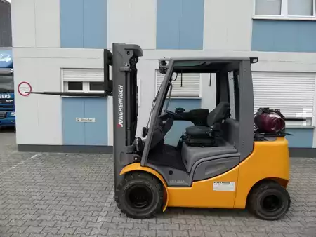 Treibgasstapler  Jungheinrich TFG 430s - Freihub - wenig Stunden (4)