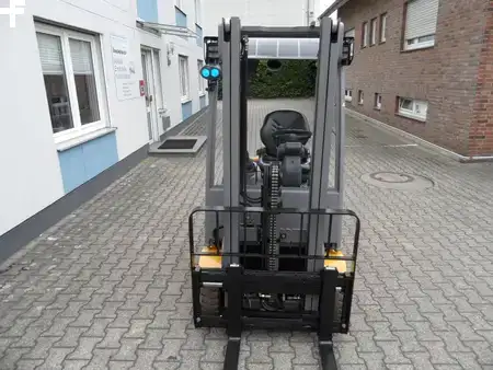 Elektromos 3 kerekű 2018  Jungheinrich EFG 115 - unter 2 Meter - NEUE Batterie (10)