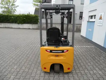 Elektromos 3 kerekű 2018  Jungheinrich EFG 115 - unter 2 Meter - NEUE Batterie (9)