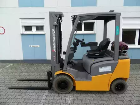 Empilhador a gás 2020  Jungheinrich TFG 316 - weiße Reifen - Freihub (1)