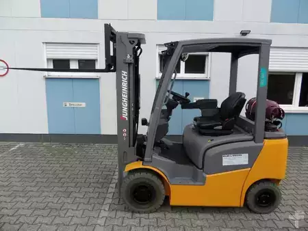 Empilhador a gás 2020  Jungheinrich TFG 316 - weiße Reifen - Freihub (4)