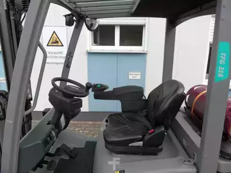 Empilhador a gás 2020  Jungheinrich TFG 316 - weiße Reifen - Freihub (6)