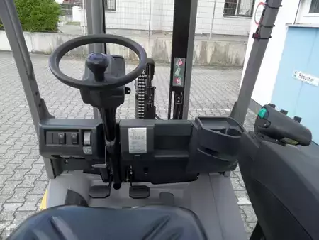 Empilhador a gás 2020  Jungheinrich TFG 316 - weiße Reifen - Freihub (7)