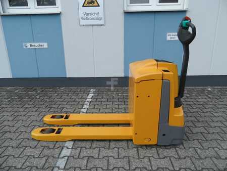 Lavtløftende truck 2016  Jungheinrich EJE 220 - TOP-Batterie - wenig Stunden (2)