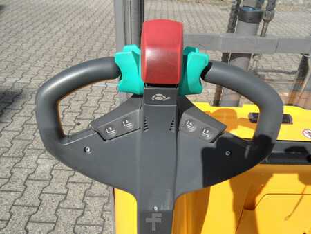 Hochhubwagen  Jungheinrich EJC 110 - Voll-Freihub - Baujahr 2020 (10)