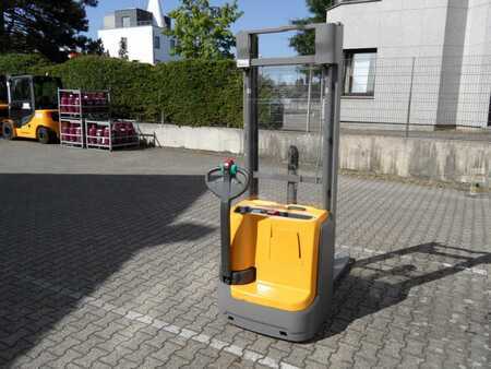 Hochhubwagen  Jungheinrich EJC 110 - Voll-Freihub - Baujahr 2020 (3)
