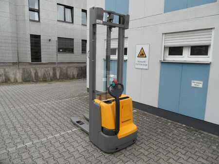 Hochhubwagen  Jungheinrich EJC 112 - Baujahr 2022 - wenig Stunden! (3)