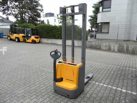 Hochhubwagen  Jungheinrich EJC 112 - Baujahr 2022 - wenig Stunden! (4)